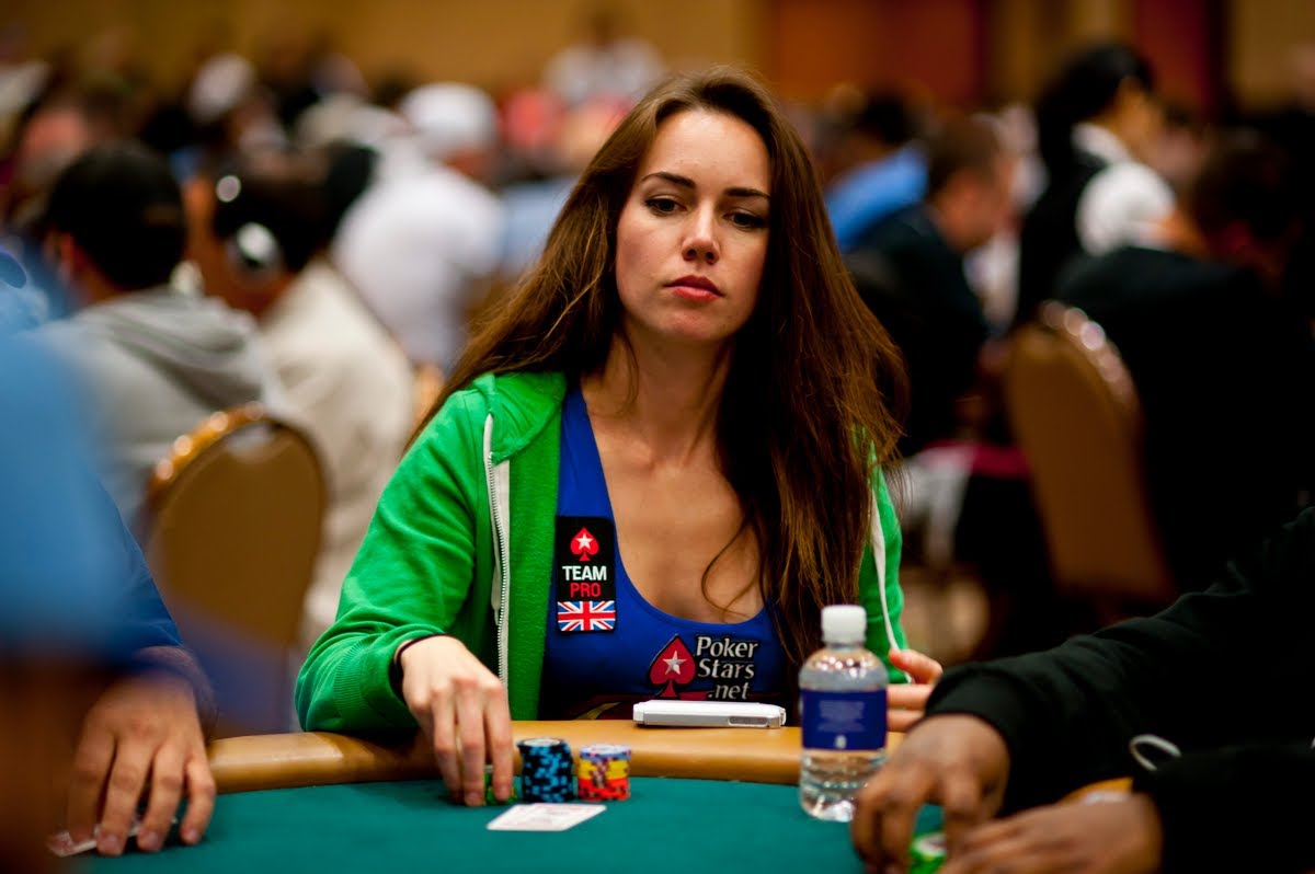 5 Wanita Pemain Poker Profesional Tercantik